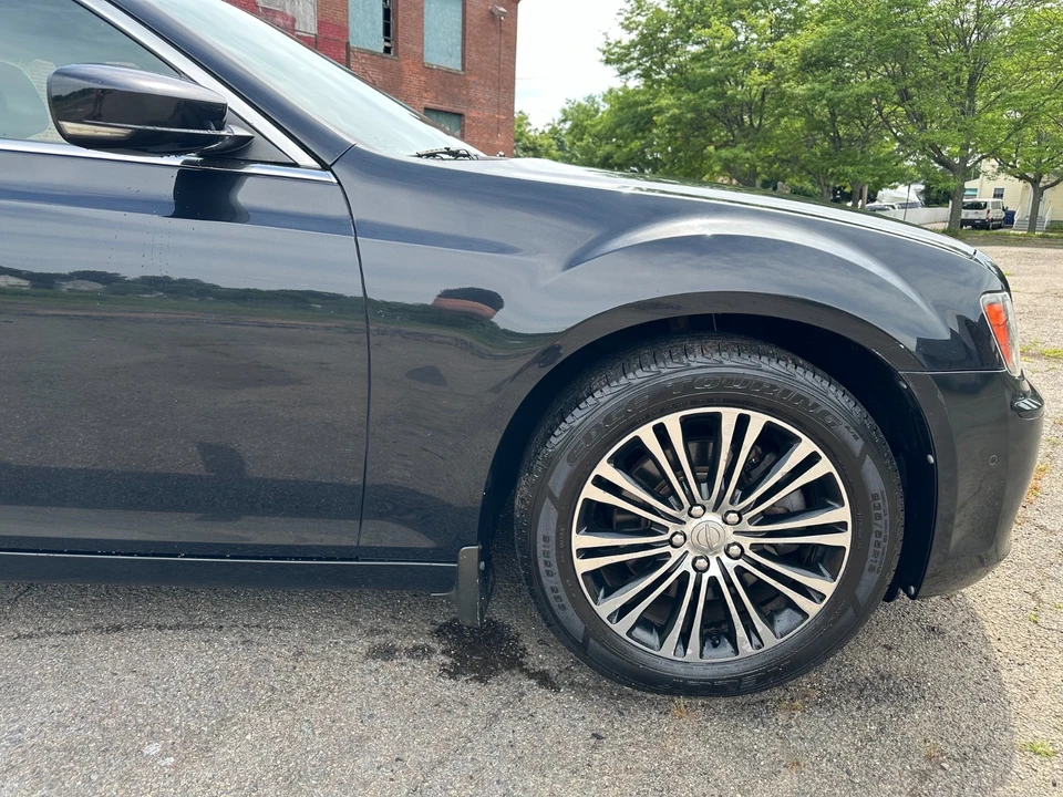 2013 Chrysler 300 (2005-2023) - Image 14 of 21