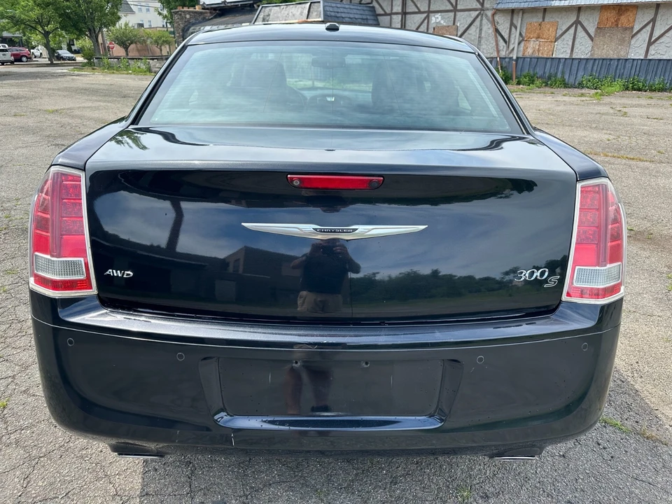 2013 Chrysler 300 (2005-2023) - Image 17 of 21