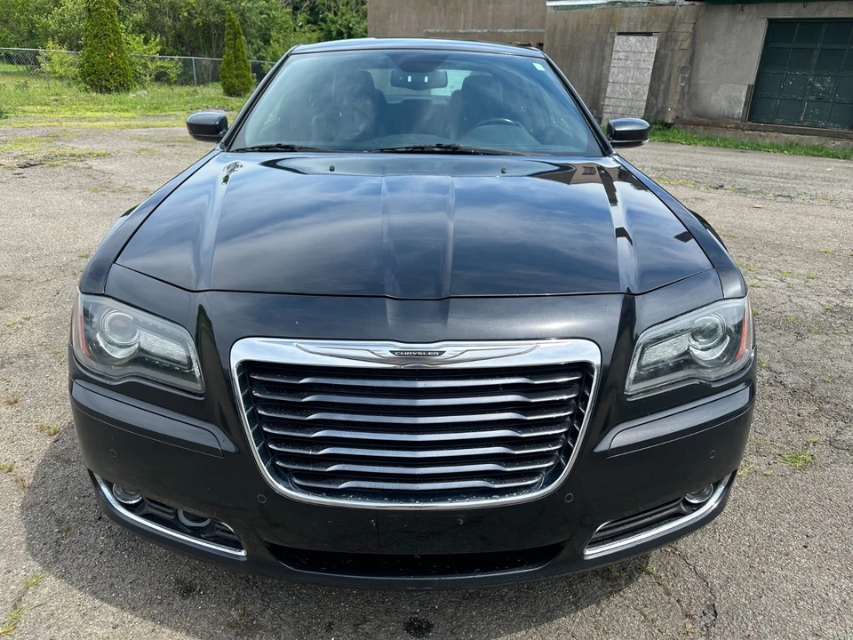 2013 Chrysler 300 (2005-2023) - Image 13 of 21