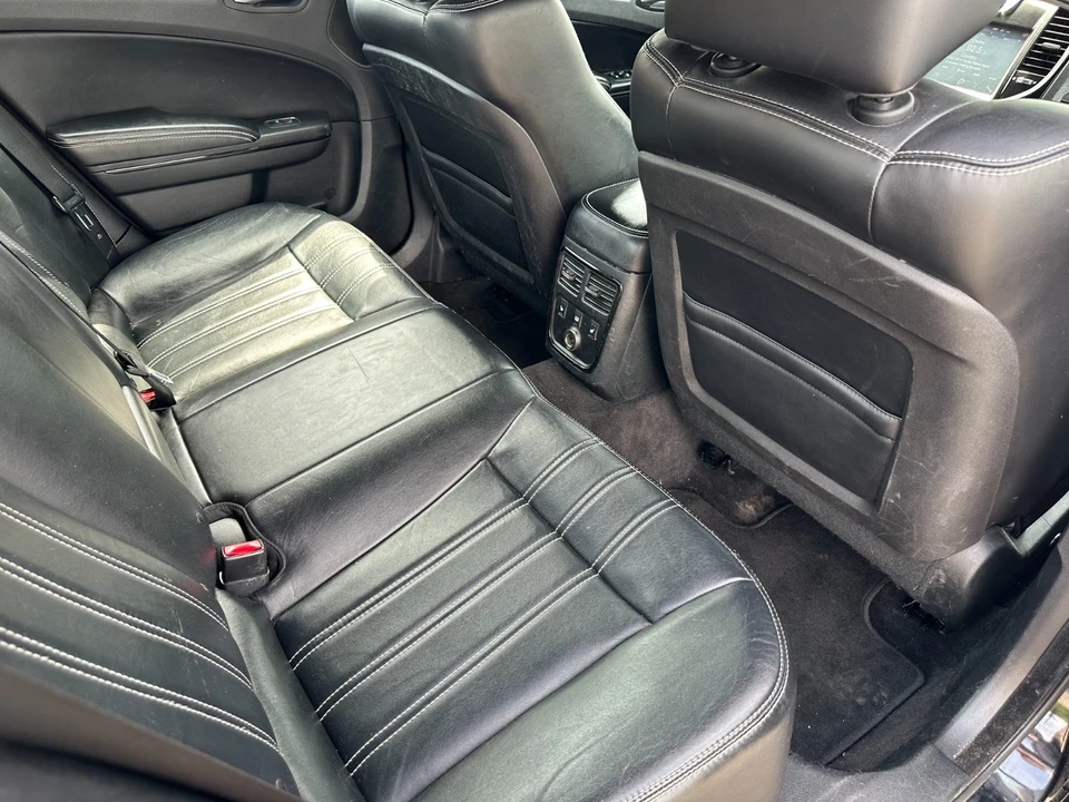 2013 Chrysler 300 (2005-2023) - Image 12 of 21