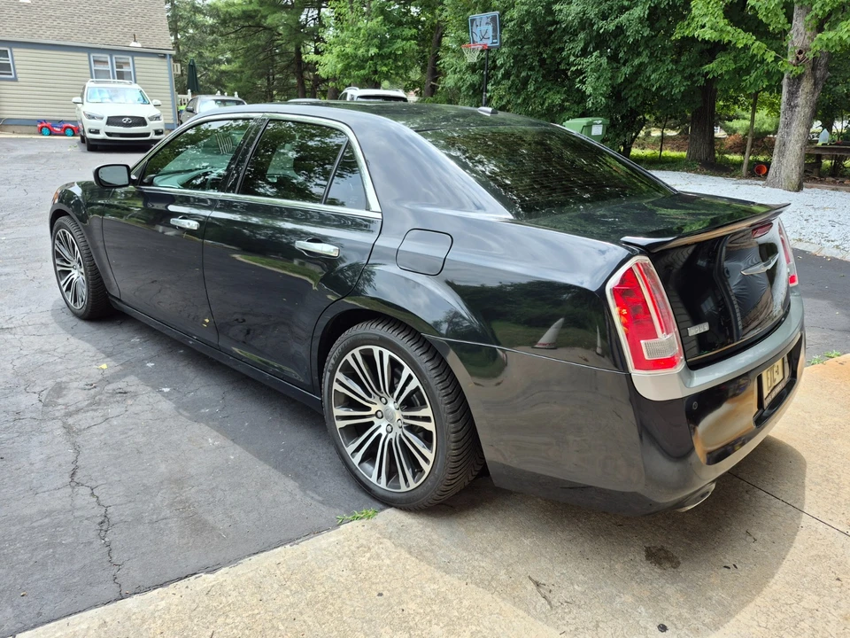 2013 Chrysler 300 (2005-2023) - Image 5 of 21