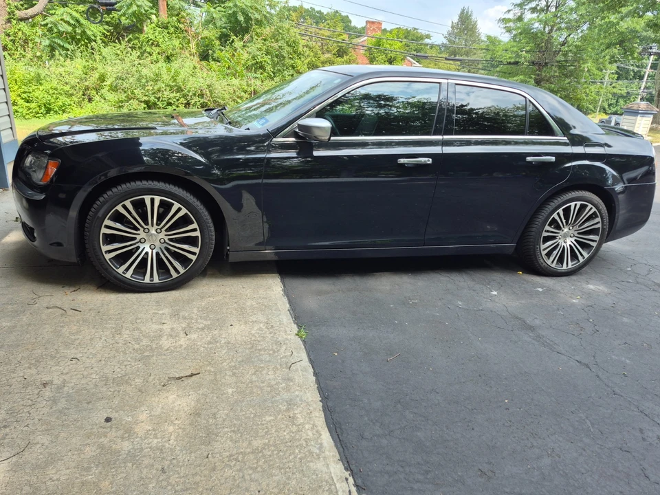 2013 Chrysler 300 (2005-2023) - Image 20 of 21