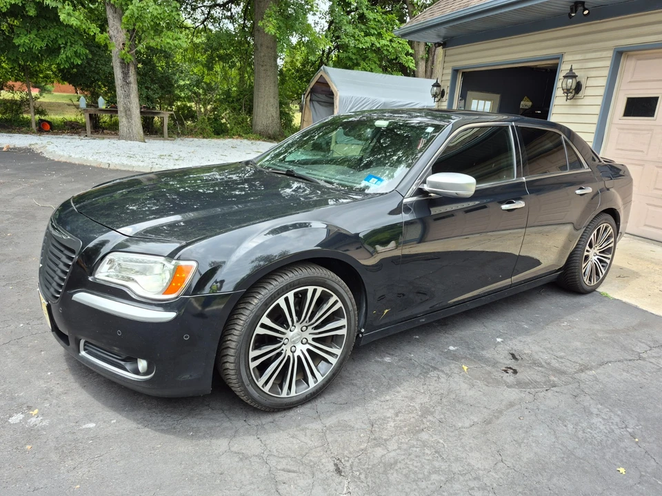2013 Chrysler 300 (2005-2023) - Image 4 of 21