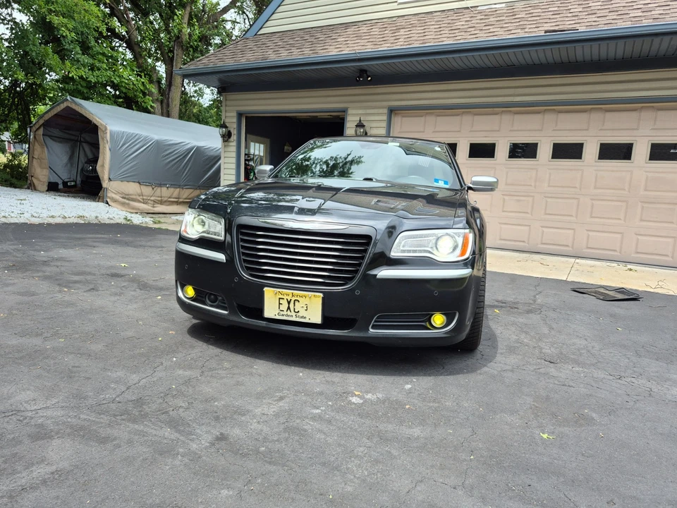 2013 Chrysler 300 (2005-2023) - Image 3 of 21