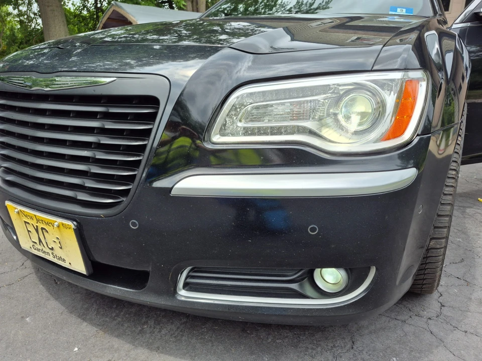 2013 Chrysler 300 (2005-2023) - Image 2 of 21