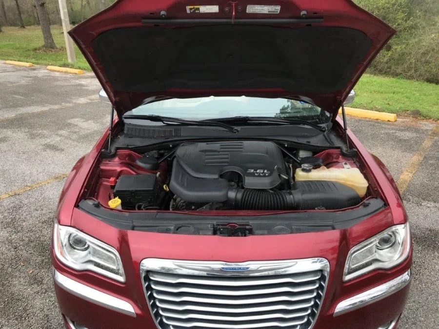 2013 Chrysler 300 (2005-2023) - Image 8 of 12