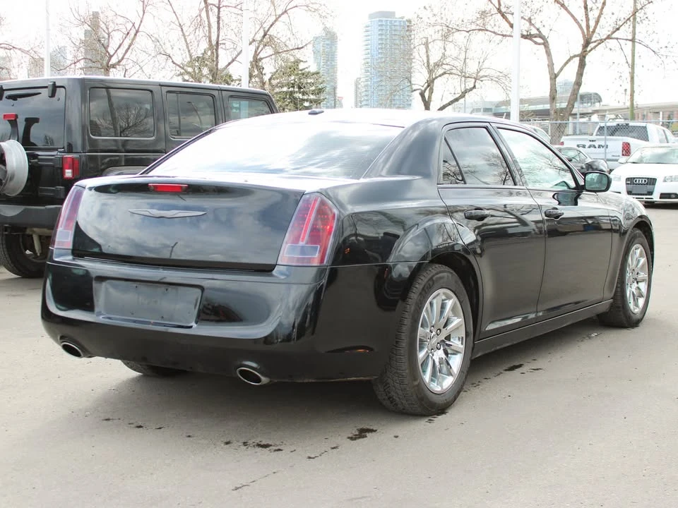 2013 Chrysler 300 (2005-2023) - Image 4 of 11
