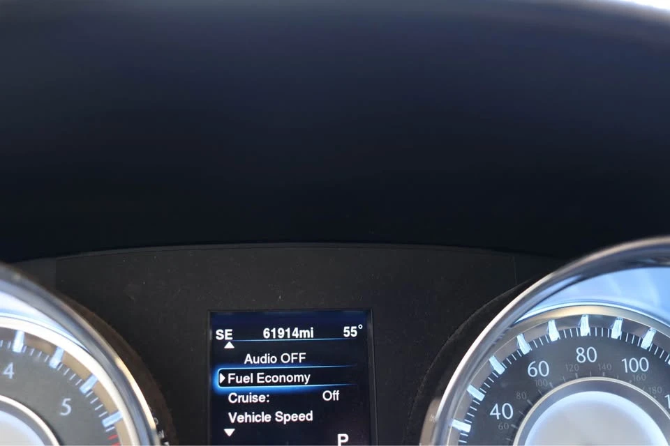 2013 Chrysler 300 (2005-2023) - Image 16 of 17