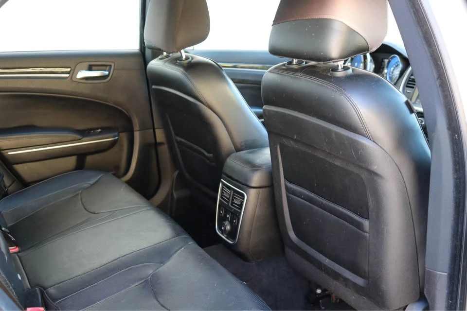 2013 Chrysler 300 (2005-2023) - Image 13 of 17