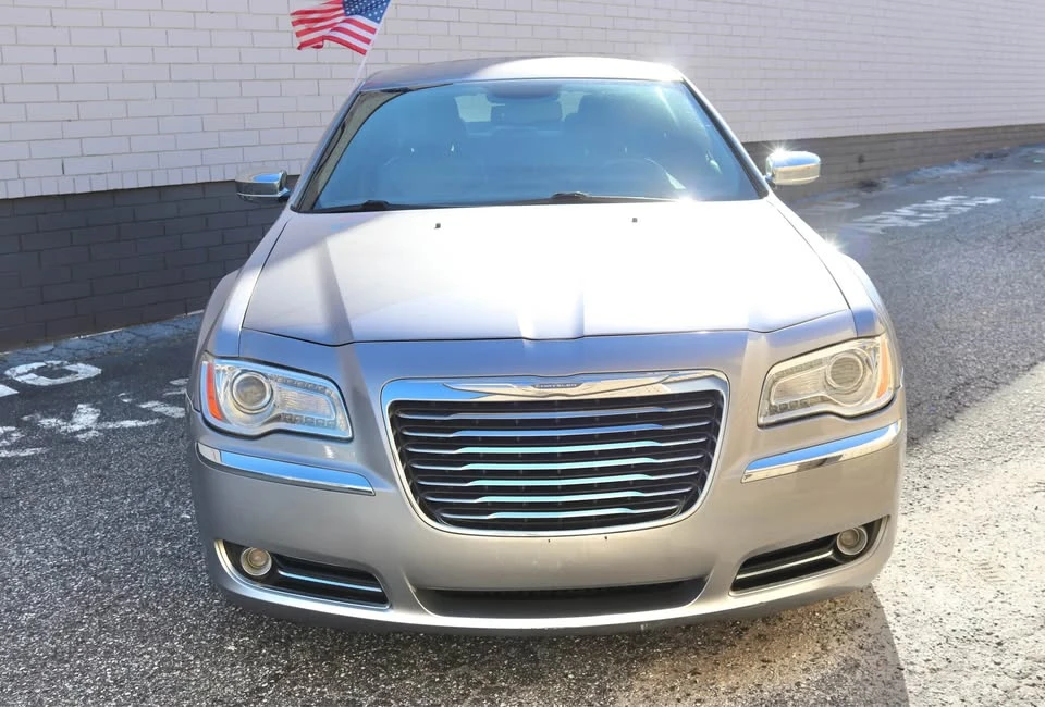 2013 Chrysler 300 (2005-2023) - Image 2 of 17