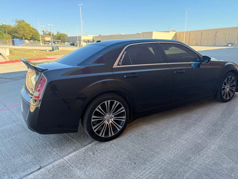 2013 Chrysler 300 (2005-2023) - Image 4 of 11