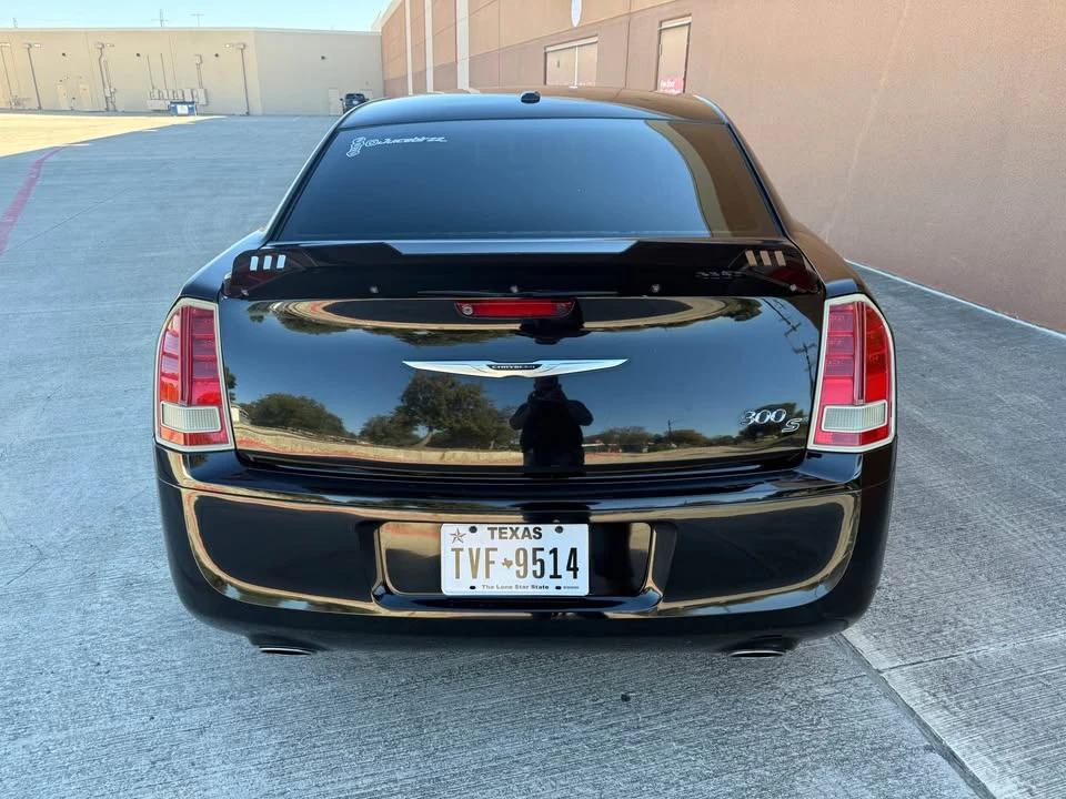 2013 Chrysler 300 (2005-2023) - Image 5 of 11