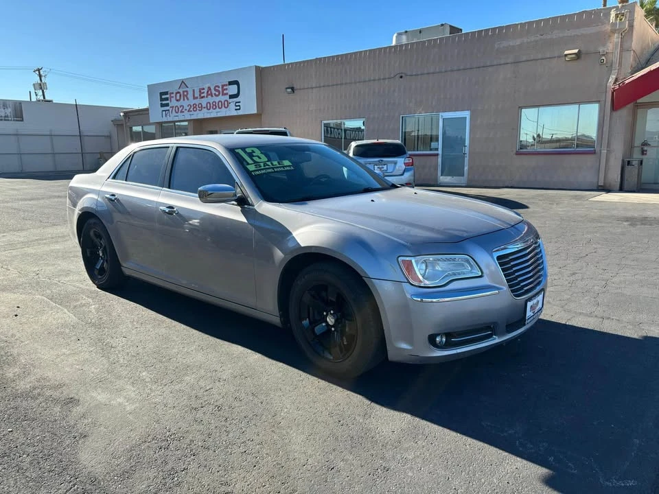 2013 Chrysler 300 (2005-2023) - Image 2 of 6
