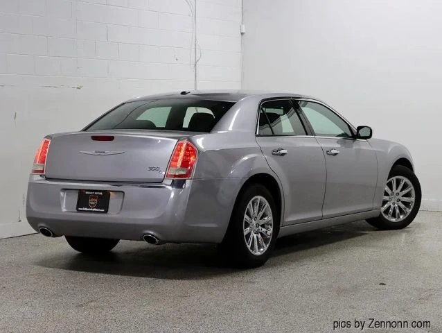 2013 Chrysler 300 (2005-2023) - Image 8 of 21