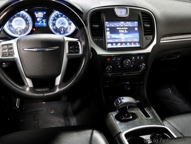 2013 Chrysler 300 (2005-2023) - Image 15 of 21