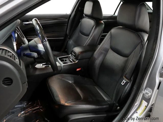 2013 Chrysler 300 (2005-2023) - Image 9 of 21