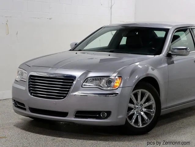 2013 Chrysler 300 (2005-2023) - Image 2 of 21