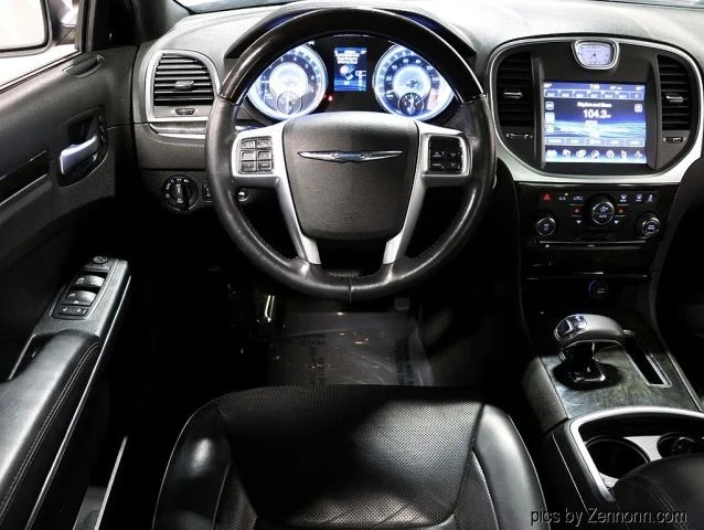 2013 Chrysler 300 (2005-2023) - Image 14 of 21