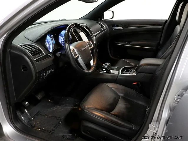 2013 Chrysler 300 (2005-2023) - Image 10 of 21