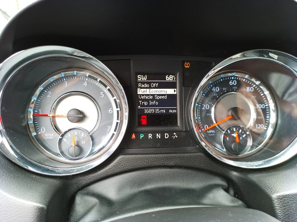 2013 Chrysler Town & Country - Image 17 of 18