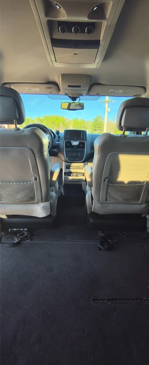 2013 Chrysler Town & Country - Image 5 of 9