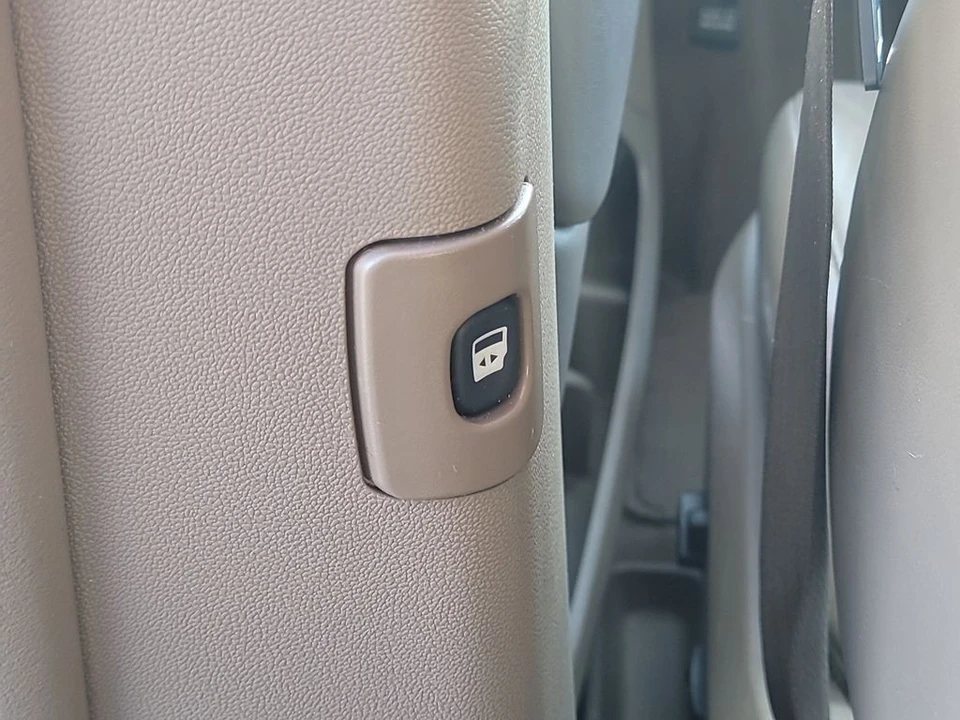 2013 Chrysler Town & Country - Image 12 of 12