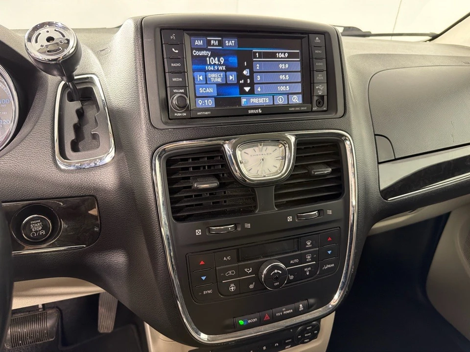 2013 Chrysler Town & Country - Image 12 of 12