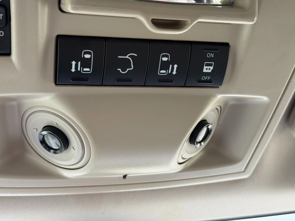 2013 Chrysler Town & Country - Image 11 of 21