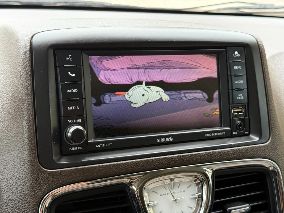 2013 Chrysler Town & Country - Image 14 of 21