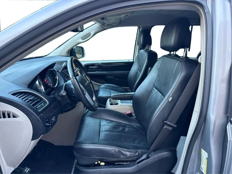 2013 Chrysler Town & Country - Image 9 of 12