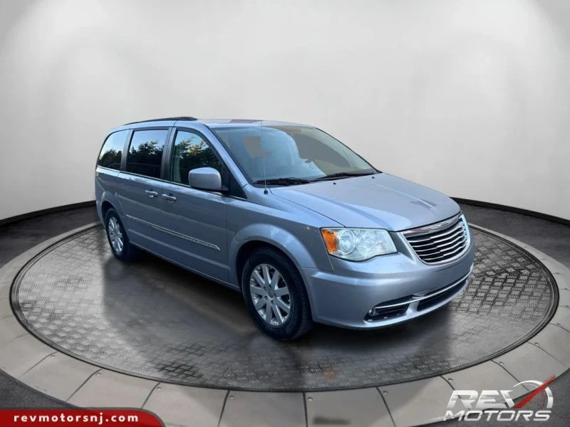 2013 Chrysler Town & Country - Image 7 of 12