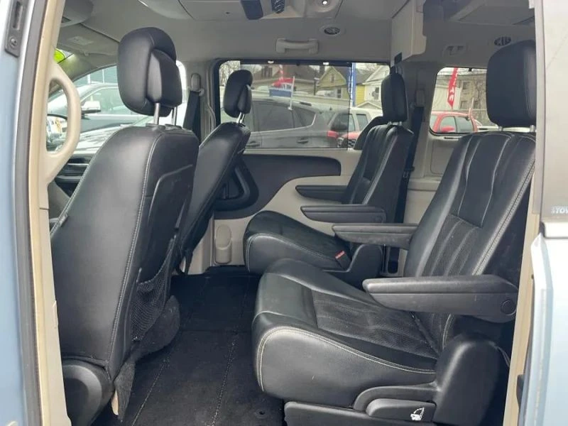 2013 Chrysler Town & Country - Image 10 of 12