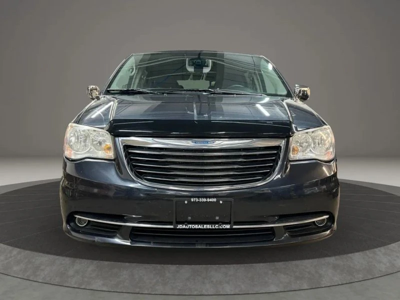 2013 Chrysler Town & Country - Image 3 of 12
