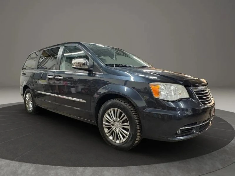 2013 Chrysler Town & Country - Image 2 of 12