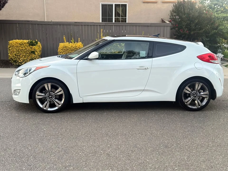 2013 Hyundai Veloster - Image 3 of 13