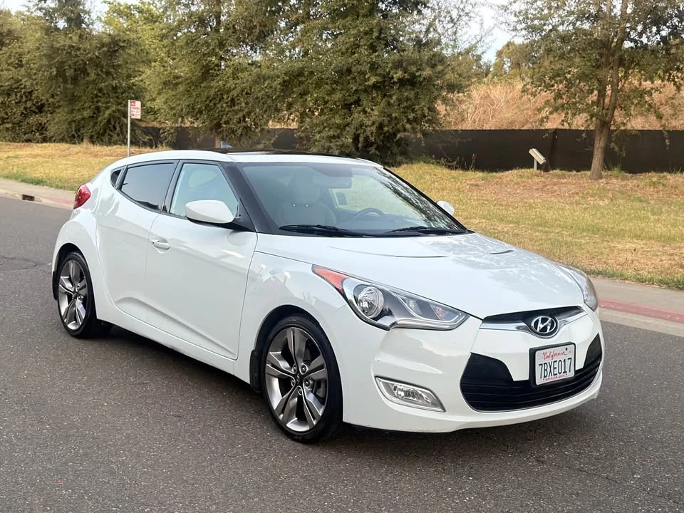 2013 Hyundai Veloster - Image 5 of 13