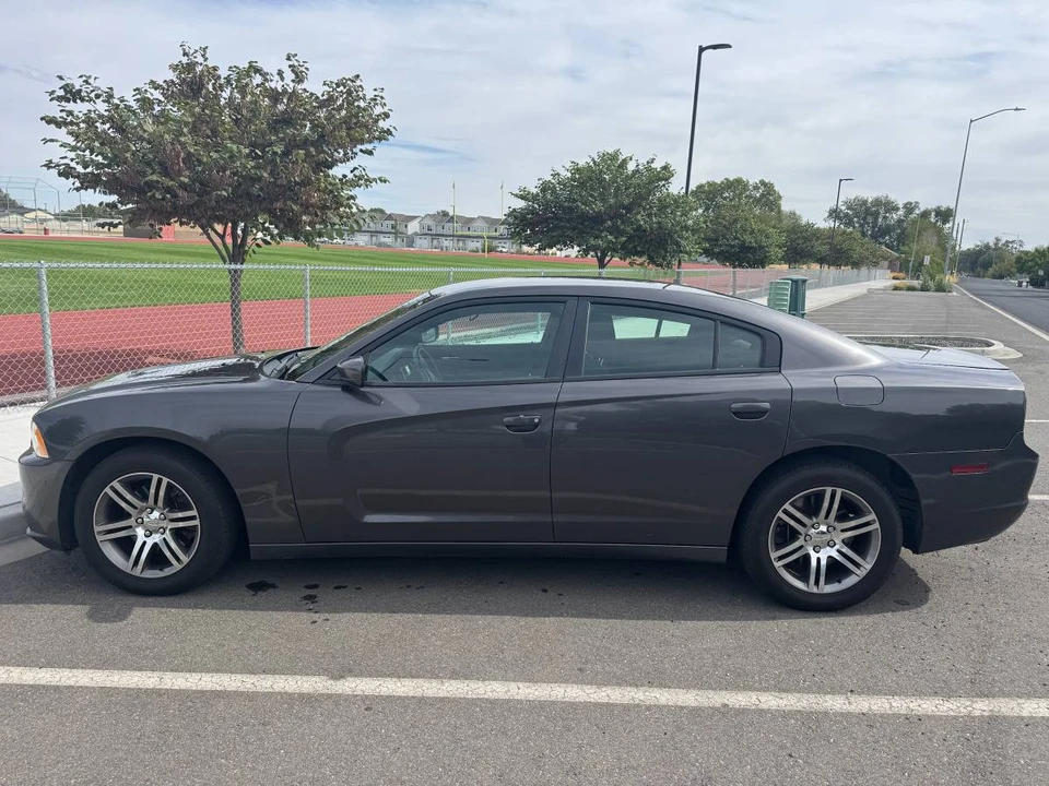 2013 Dodge Charger 7th Gen - Image 3 of 13