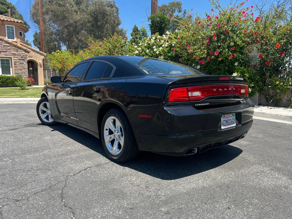 2013 Dodge Charger 7th Gen - Image 2 of 12