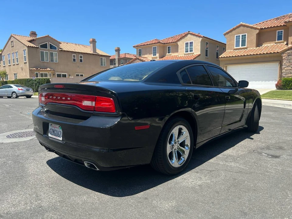 2013 Dodge Charger 7th Gen - Image 3 of 12