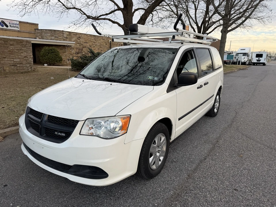 2013 Dodge Caravan - Image 2 of 21