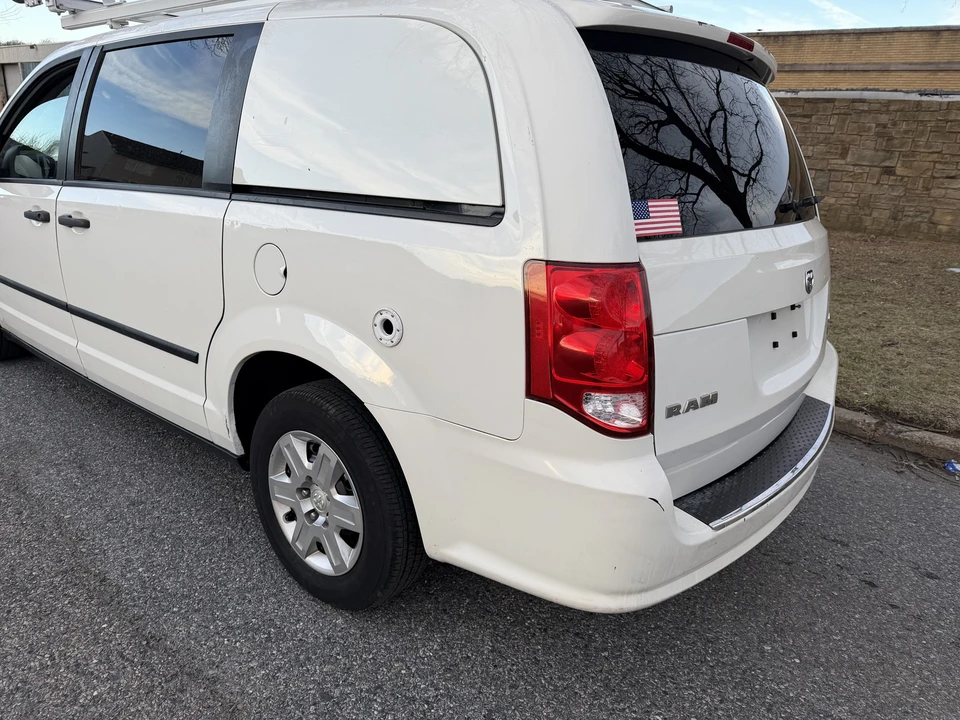 2013 Dodge Caravan - Image 18 of 21