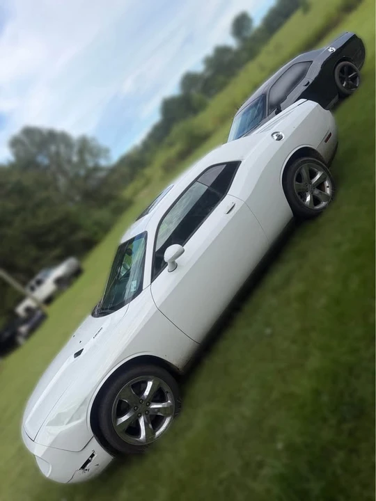 2013 Dodge Challenger 3rd Gen - Image 4 of 9