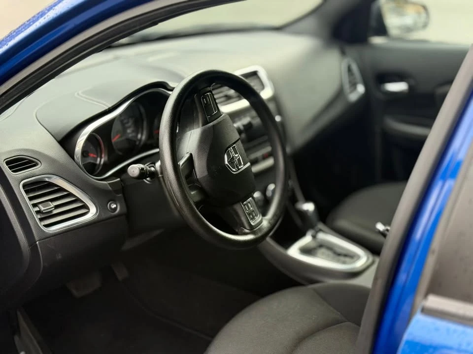 2013 Dodge Avenger Sedan - Image 7 of 10