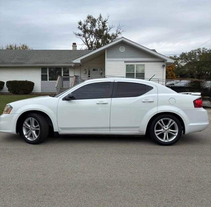 2013 Dodge Avenger Sedan - Image 5 of 10
