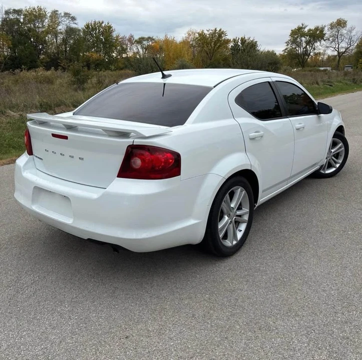 2013 Dodge Avenger Sedan - Image 2 of 10