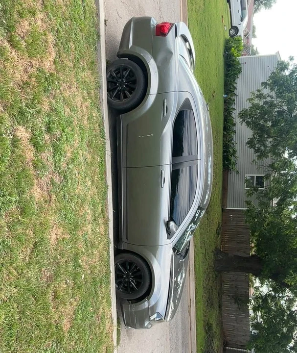 2013 Dodge Avenger Sedan - Image 2 of 11