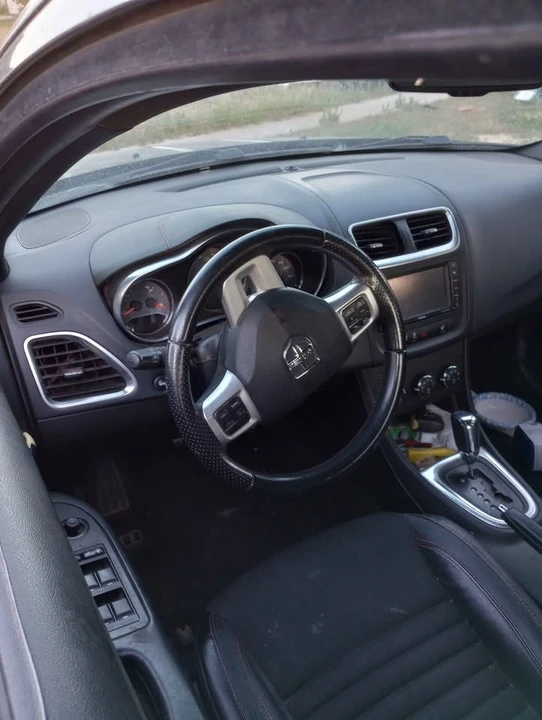 2013 Dodge Avenger Sedan - Image 2 of 9