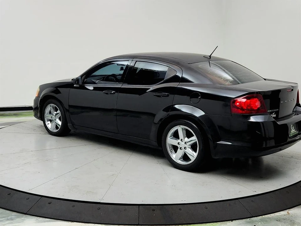 2013 Dodge Avenger Sedan - Image 7 of 12