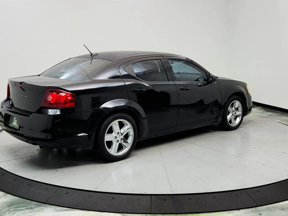 2013 Dodge Avenger Sedan - Image 5 of 12