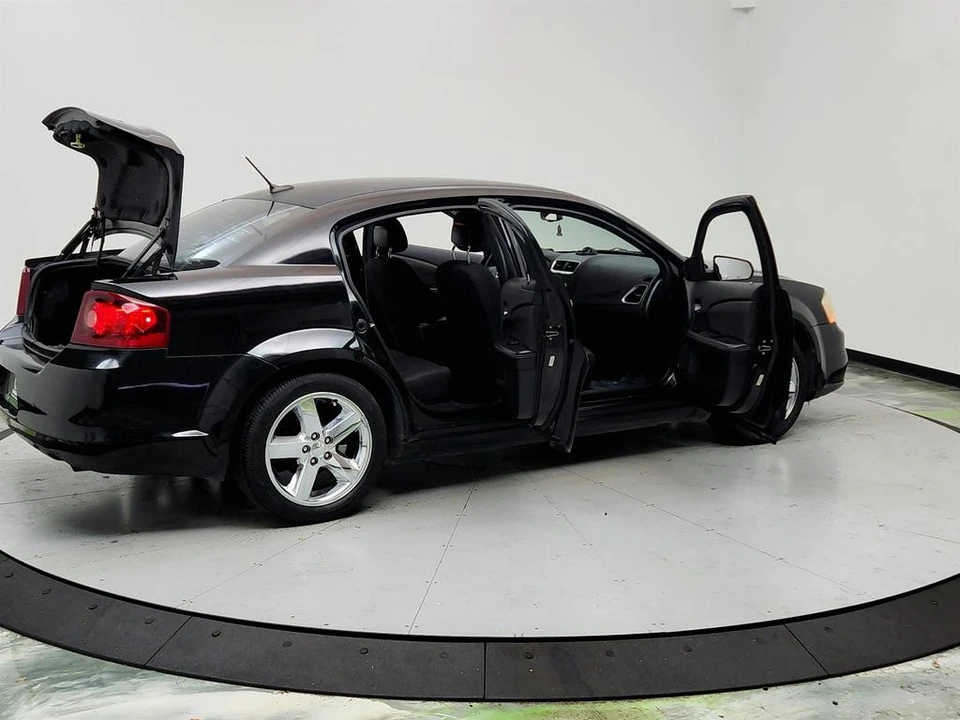 2013 Dodge Avenger Sedan - Image 11 of 12